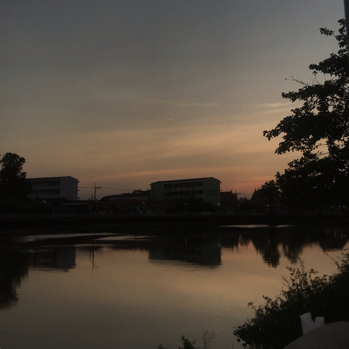 gxtmoons's tweet photo. the sun will rise,
and we will try again (☼) https://t.co/IHrN3eq6mh