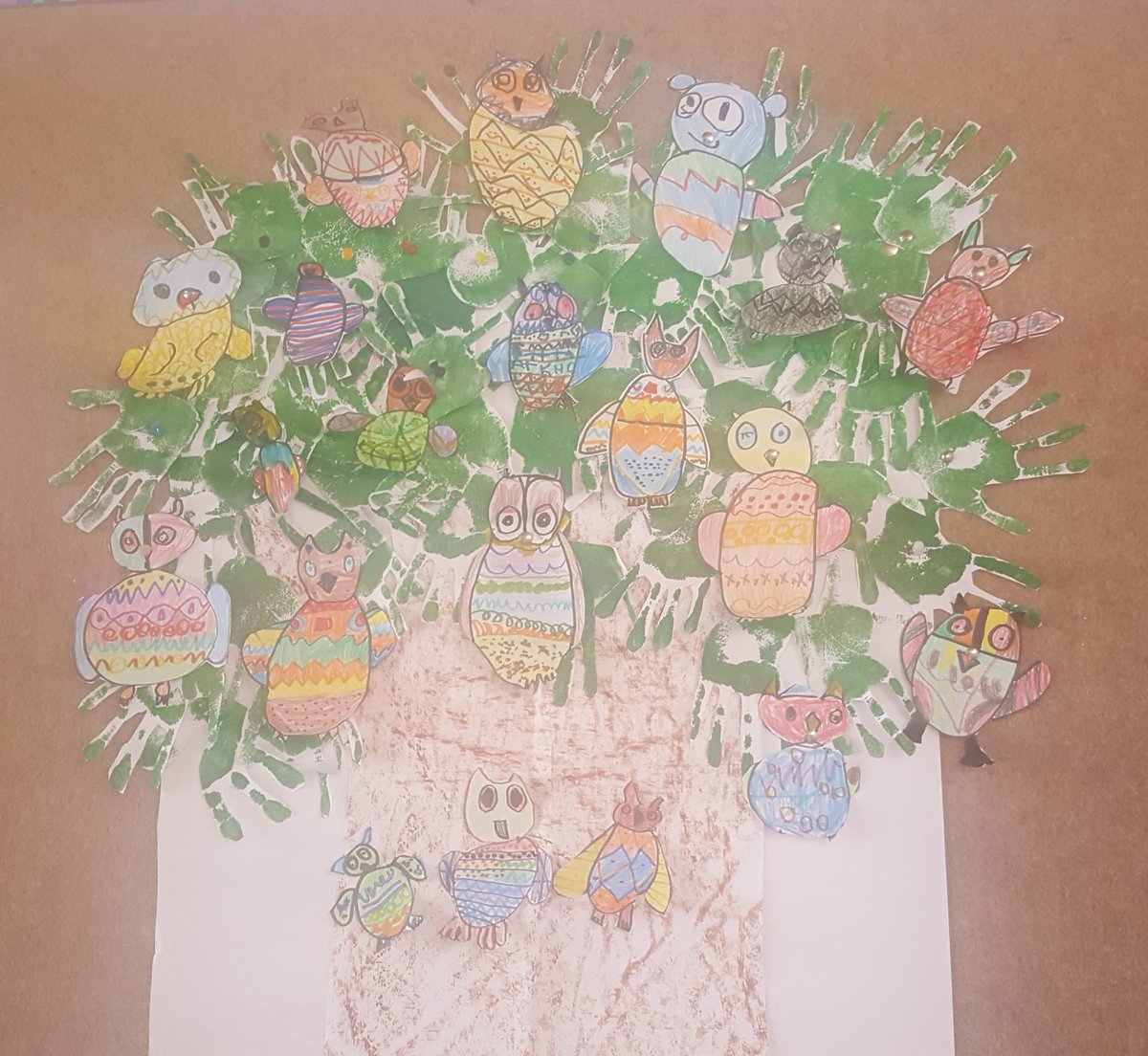 sylmcinerney's tweet photo. Bennies Grade R's created colourful owls @BenniesJP https://t.co/7c8Jiiv0wl