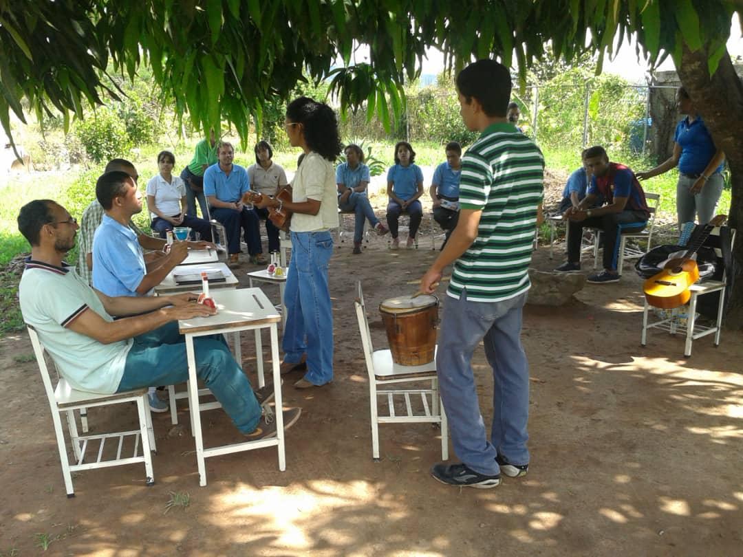 P.E.E. fue al taller laboral promoviendo la practica colectiva de la música entre amigos <a href="/elsistema/">El Sistema</a> <a href="/SistemaGuarico/">Sistema Orq. Guárico</a>