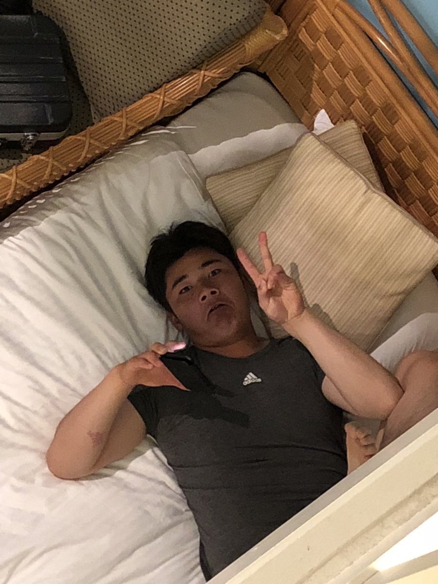 平沼 翔太 清宮うるさい ずっと応援歌うたってる 本当に野球好きなんやろな 笑 あと変顔やめて 平沼 翔太 清宮うるさい ずっと応援歌うたってる 本当に野球好きなんやろな 笑 あと変顔やめて