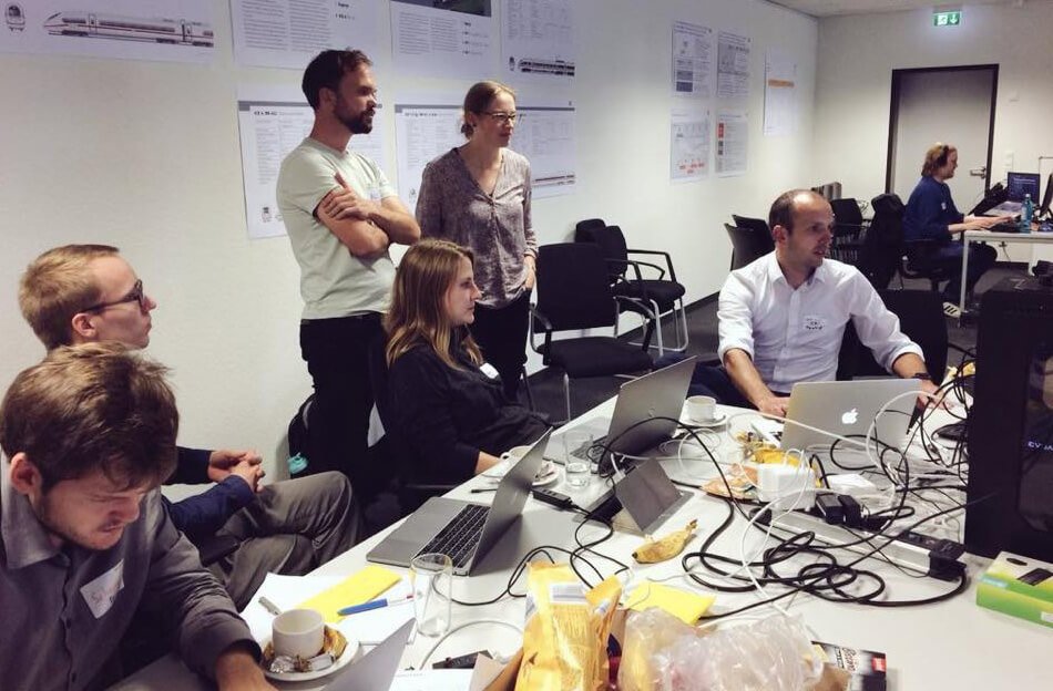 ruhrgruender's tweet photo. Das Dortmunder #DataScience #Startup @point8hq hat die #DataChallenge der @dbmindbox in Frankfurt gewonnen. https://t.co/V7fKQwMZVD Im Interview erzählt Gründer Florian Kruse, wie's gelaufen ist. https://t.co/TNKBDdYauA