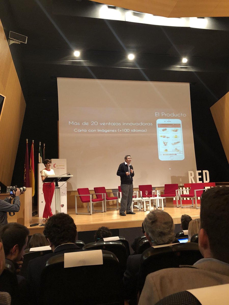 CheKinapp's tweet photo. #DreamsSolution nos cuenta su proyecto en el #DemoDay de #REDINNprende de @Fun_Cruzcampo https://t.co/CcxFwoHpCO
