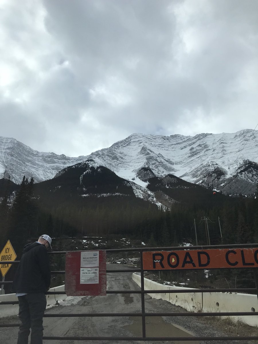 itsryanfreeman's tweet photo. In beautiful #Alberta filming a Christmas commercial. 30 minutes south of Banff.

Same mountainside where a scene from Christopher Nolan’s ‘Interstellar’ was filmed. 

@losslessagency #Christmas #Snow #ExploreCanada #mountain https://t.co/c101dhD9bd