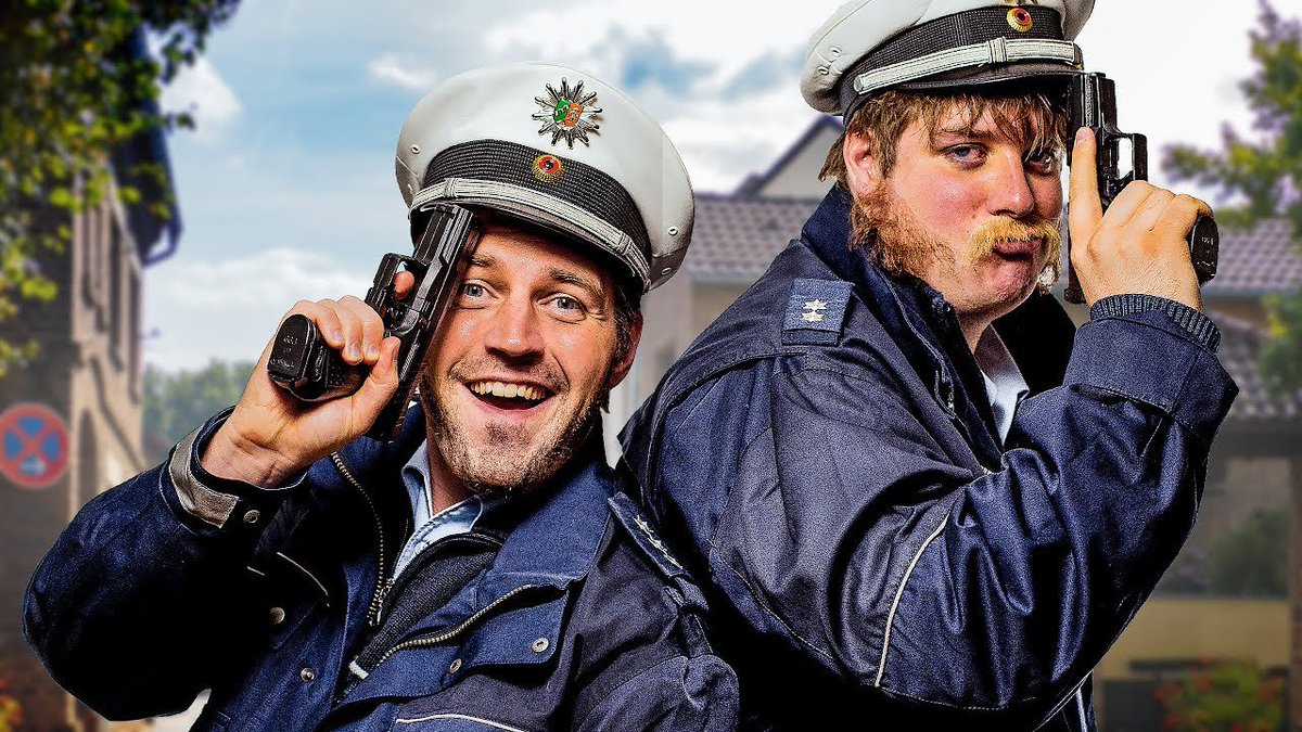 Die Stadt Oberucken präsentiert: 
Officer Karl und Sergeant Harry - die besten Polizisten der Welt! 👮🏻‍♂️ 

✏️ youtube.com/watch?v=f6DGQF…