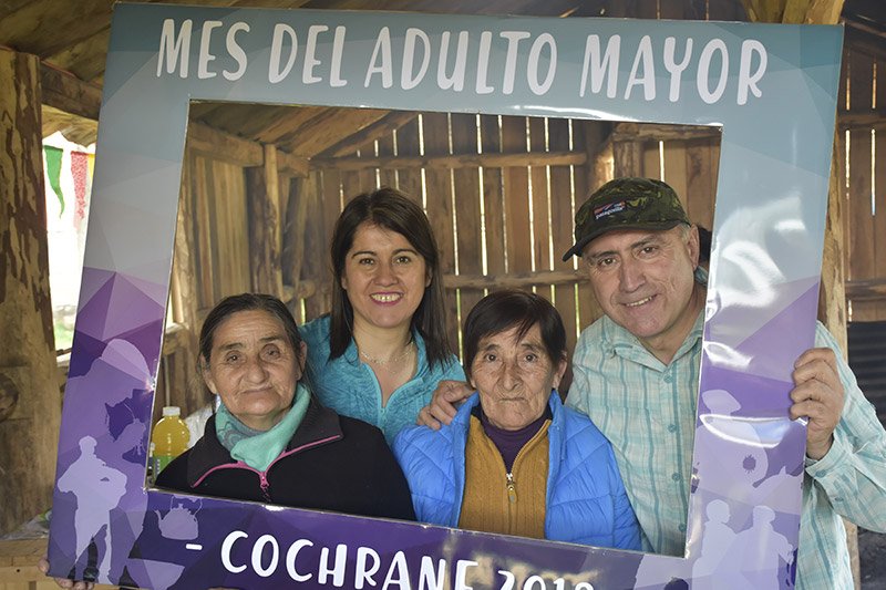 diariodeaysen's tweet photo. @MunicipCochrane @munitortel @villaohiggins @SenamaAysen Tres clubes de adultos mayores se reunieron para cerrar con broche de oro su mes https://t.co/EN0cECwMFC https://t.co/iSp20uSWbC