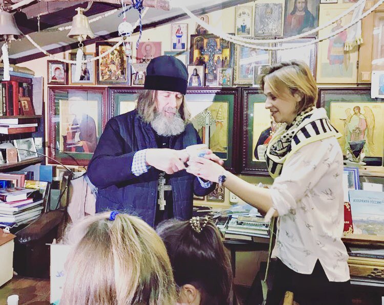 На днях #Khmelita_clob посетил творческую мастерскую знаменитого путешественника #России Фёдора Конюхова. Низкий поклон и благодарности Фёдору Филлиповичу за проведённый мастер-класс по росписи скворечников и напутствия! #федорконюхов #КрасотыРоссии #сохранимприроду #хмелита