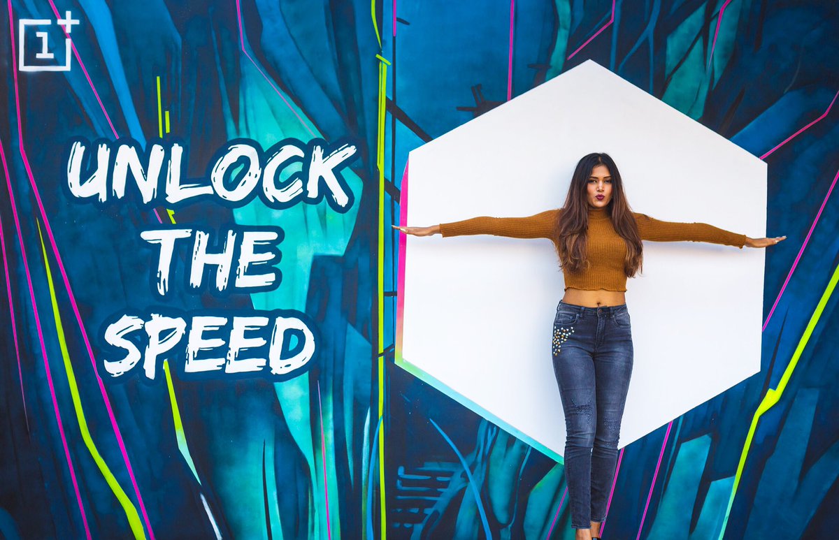 Dimpi_Sanghvi's tweet photo. OnePlus is bringing the ๐ฅ with the launch of the #OnePlus6T today.
Stand a chance to win this fantastic smartphone by following @OnePlus_IN now ๐ซ #UnlockTheSpeed #WardrobeSecrets #TechnologyBlogger #OnePlus6T #DimpiSanghvi #SmartphoneReview https://t.co/uAPzit02Ld