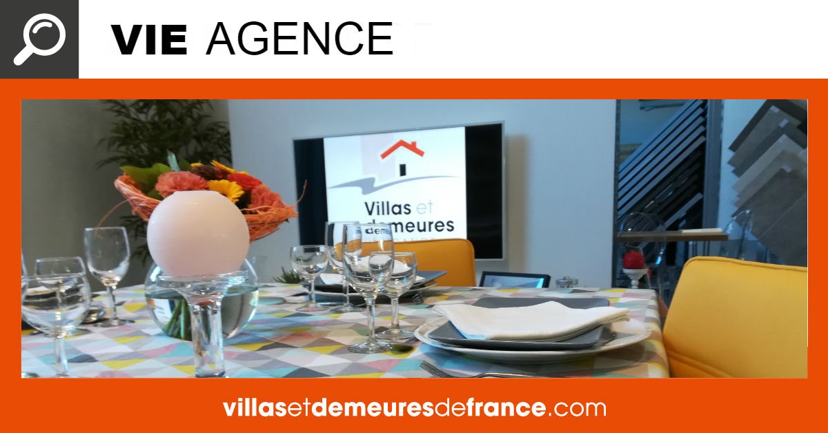 villasdemeures's tweet photo. Bientôt la visite en 3D de notre showroom. Pour vous faire patienter, voici les coulisses de cette session.
#Villasetdemeuresdefrance #Showroom #3D #Fierté #Visite https://t.co/9vTFAhVI5i