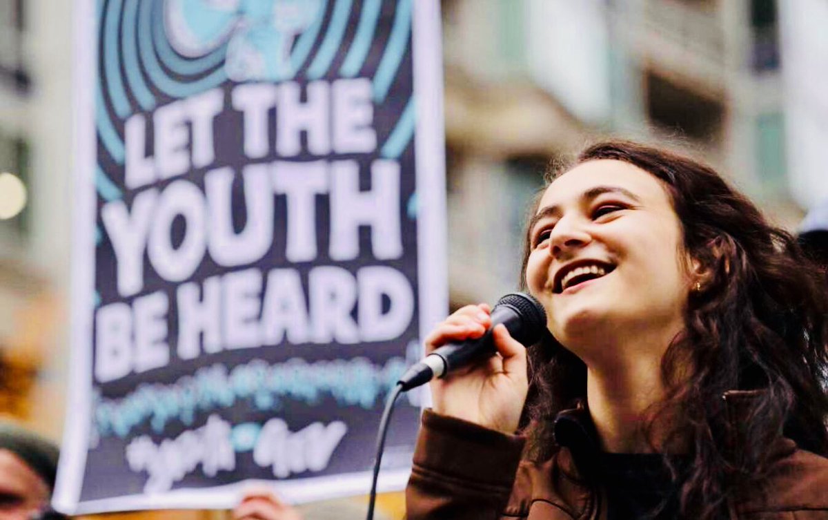 Up close and personal, smiling through the pain of having the #trialofthecentury delayed again 🤦🏽‍♀️

#YouthvGov #ThisIsZeroHour #lettheyouthbeheard