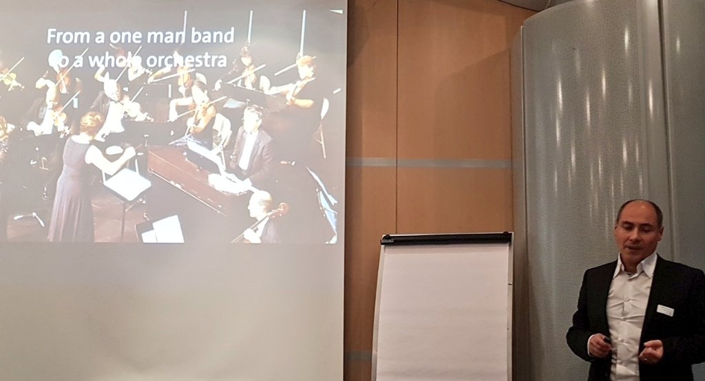 Swisscom_Dev's tweet image. #Containerisation of clouds as a musical symphony by Manuel Calvino -  #swisscomcloud