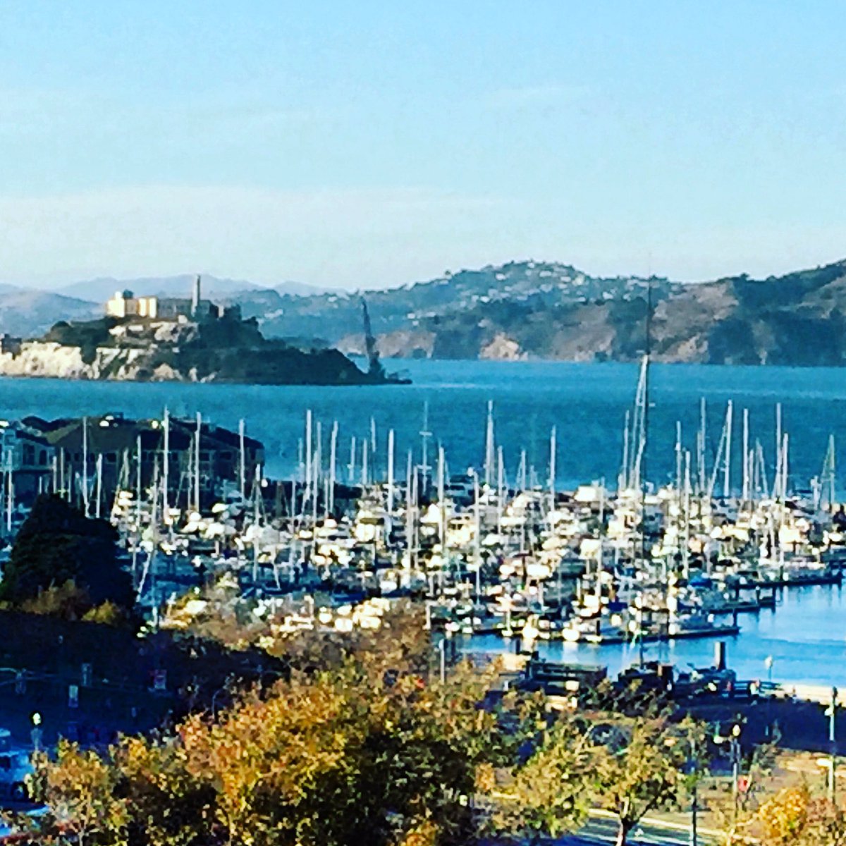 RivetingAgency's tweet photo. Making it happen in SF! #NewBiz #Teamwork #modernmarketing https://t.co/eRoiEawDdn