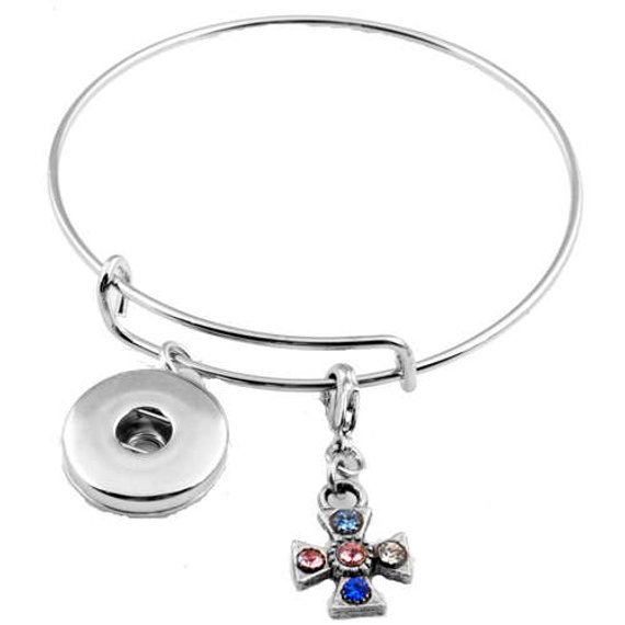 MyLollidrops1's tweet image. Snap Button Bracelet with Rhinestone Cross  #supplies @EtsyMktgTool etsy.me/2DkYMrg #snapbuttonbracelet #silverbracelet