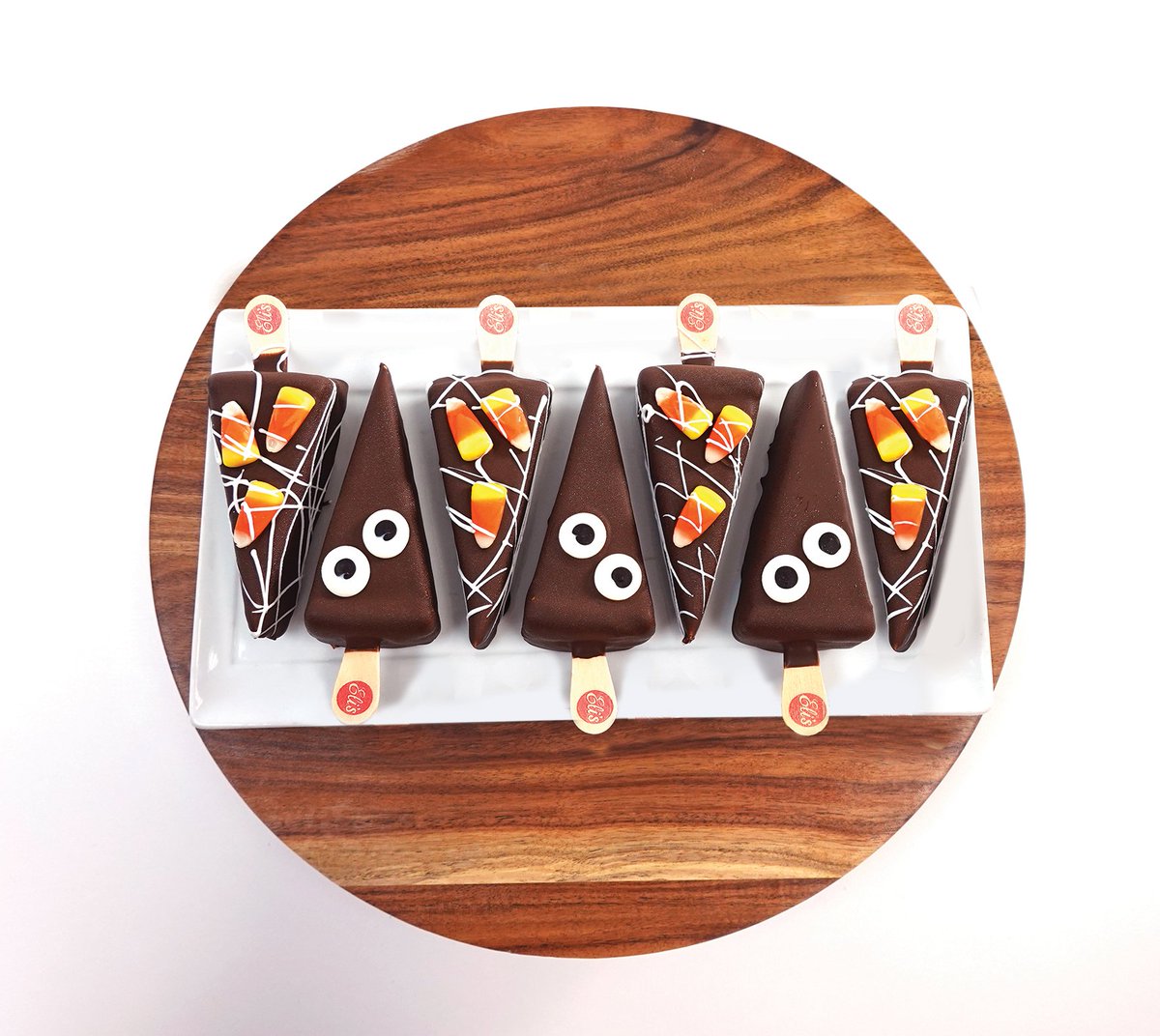Celebrate #NationalCandyCornDay with #ElisCheesecake Halloween Dippers! > ow.ly/yfuF30mqEUV