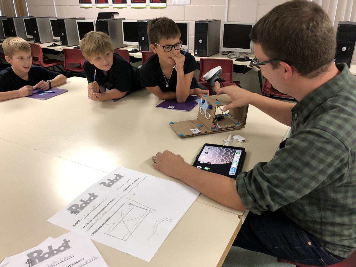PACnb_org's tweet photo. À LIRE en p.7 de l'@acadienouvelle la chronique IMPACT! La technologie en éducation : un incontournable. #PACnb https://t.co/9XyJX3egju