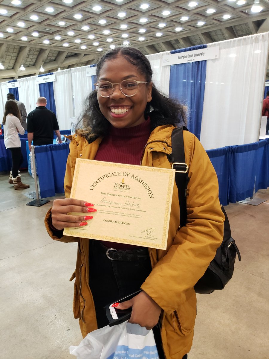 MsCleveland86's tweet photo. Fairmont Heights High School walking away with onsite admissions at the #NACAC #Royal19 #Thelastoftheteens #FinalKingsandQueens @FHHSPeerForward
@hornetsleader @TheBuzzFHHS https://t.co/oPApv5BDyf