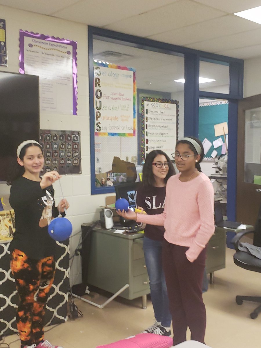 BarronScience's tweet image. Astronomy models - 60 seconds or less to show what you know! @Woodridge68 @JeffersonJH68 #innovate68