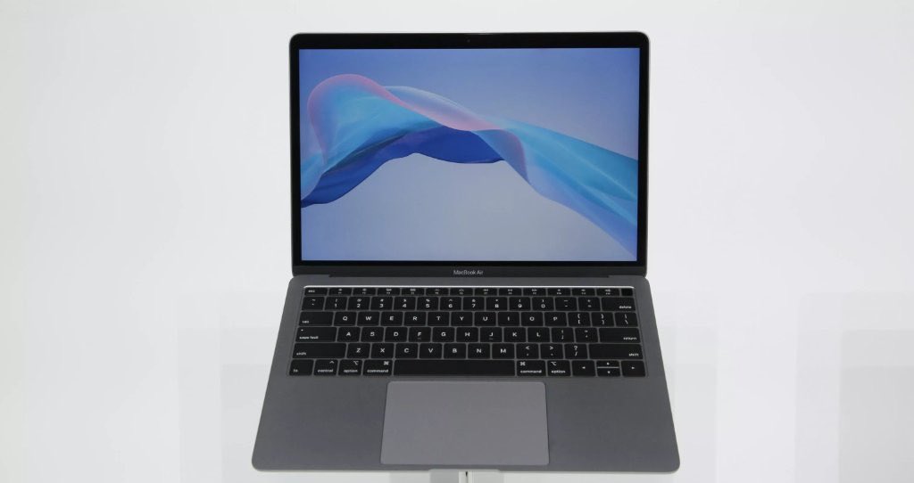 HackiPhone's tweet photo. Apple finally launches new MacBook Air. Finally gets Retina Display, has Touch ID, different colours, larger display, separate lighting for each key on keyboard, front HD FaceTime camera, and is now even lighter than the model which came out in 2010. https://t.co/yLk9YUzODq