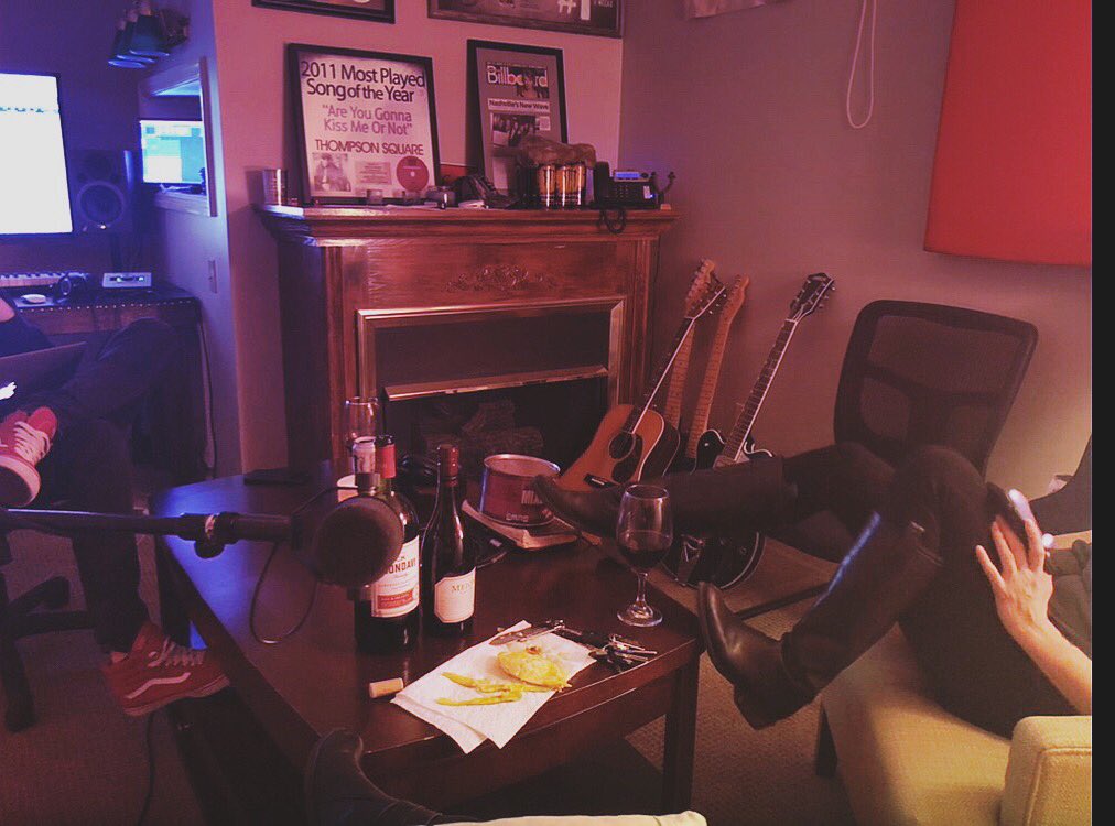 katiearmiger's tweet photo. The day #AfterYou was written. 🖤 @ashleehewitt @DavidFanningMuZ #keepitalltogether https://t.co/HtUXcpMzvw