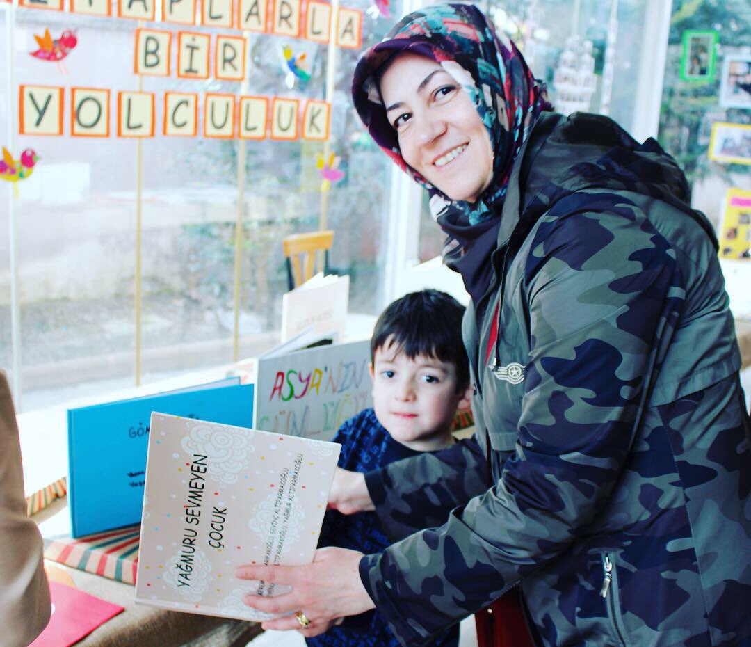 Her kitap bir yolculuk!😇 Ve biz, çocuklarımızın isimlerine özel kitaplarımızla yolculuklarını daha da güzelleştiriyoruz! 💫🙋 
👉 kitapfabrikasi.com/kisiye-ozel-co…
#kitapfabrikasi #çocuğahediye #karnehediyesi #okumabayramı