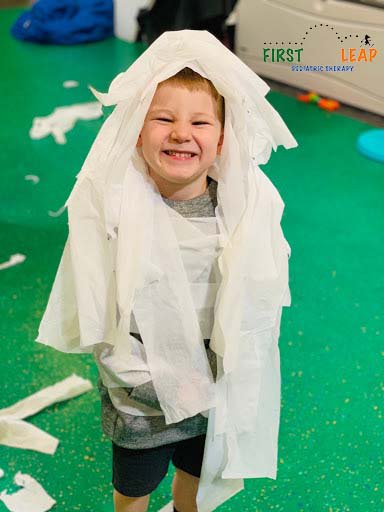 FirstLeap's tweet image. Halloween will be here before you know it!  As you and your little super heroes, princesses, and toilet paper mummies are getting ready, take a moment to read some tips on how to set yourself up for a successful night of trick-or-treating! 🎃ow.ly/UJyl30mqWIl