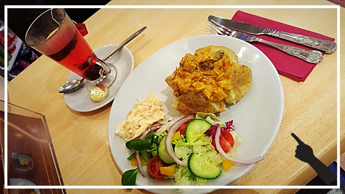 Coronation chicken Jacket potato with salad😋 and a fruit tea🤗 have in or takeaway available🍽

#jackets #potato #devonfood #takeaway #Dinein #salad #fruittea #Devon #yum #delicous #warmup #bestofdevonfood