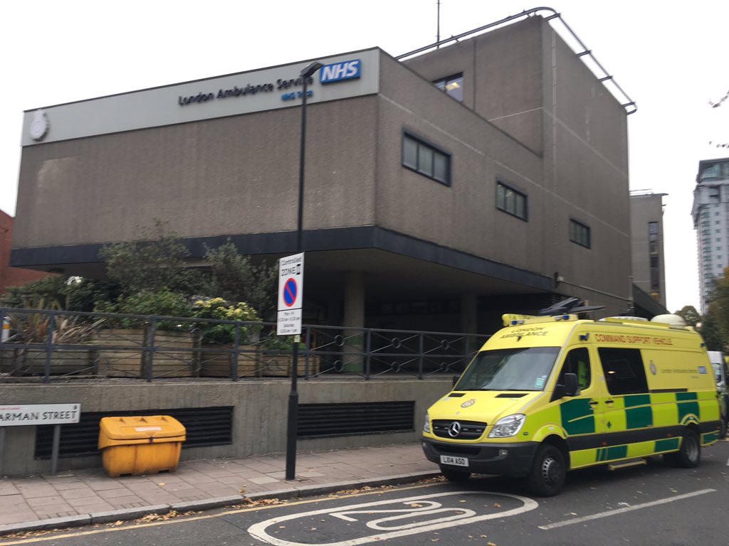 DabsLynch's tweet photo. Out on the @Ldn_Ambulance @LAS_TacAdvisor #CSV #YC34 today with @PJCrean and @Daniel_Barnwall https://t.co/zti2RZfzn9