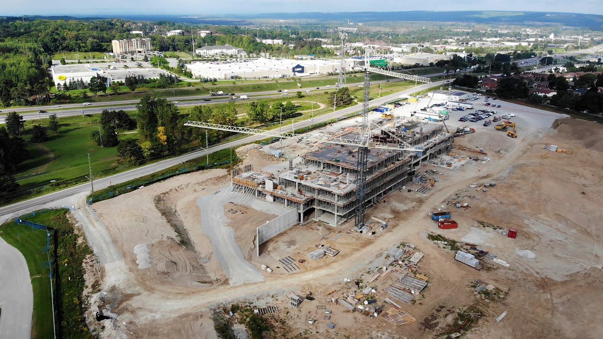 cityofbarrie's tweet photo. TONIGHT (Oct 30), 7pm @ Allandale Rec Centre: Info session re #Barrie-Simcoe Emergency Services Campus project. https://t.co/XfcoPObXS2 @simcoecounty @BarriePolice @Barrie_Fire @simcoecountyPS #BarrieEvents #BSESC https://t.co/ZsF40NYFG3