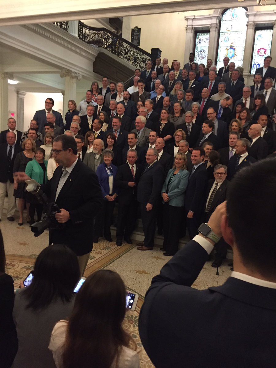 CoakleyChuck's tweet photo. @MassMEP @MassMEPInnovate Enjoying 3rd Annual Mfg Awards Ceremony at Mass State House Staircase...Mass Leadership Rep Roy, Senator Lesser, Senate Pres Spilka, Speaker DeLeo, Sec Jay Ash and all of the 59 Award Winniers https://t.co/WmwLdzQp5e