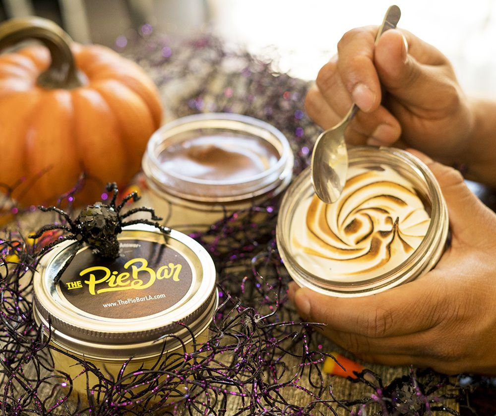 thepiebarla's tweet photo. Before you head #TrickOrTreating tomorrow, stop by #ThePieBar and satisfy your cravings. #CutiePies #Halloween #ThePieBar https://t.co/B0e6izqiAY