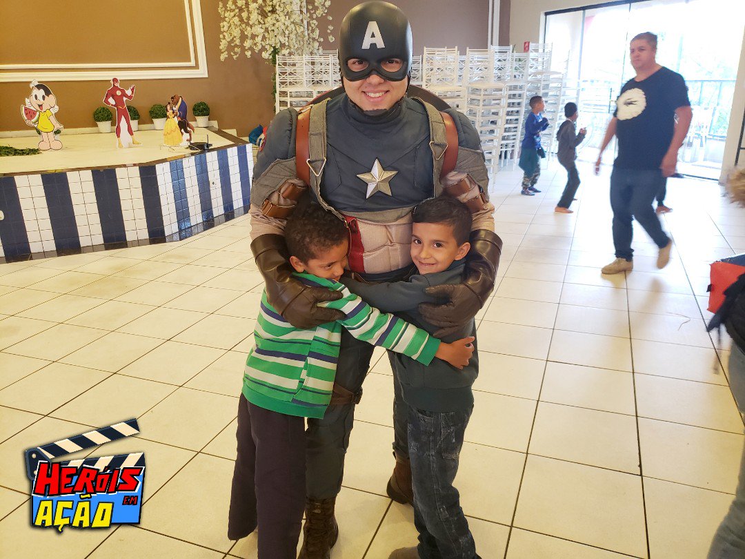 EmHerois's tweet photo. @ChrisEvans @ChrisEvans I m captain América in brazil.  I have a group that visite children with cancer in a hospital. https://t.co/QPApZif0LO
