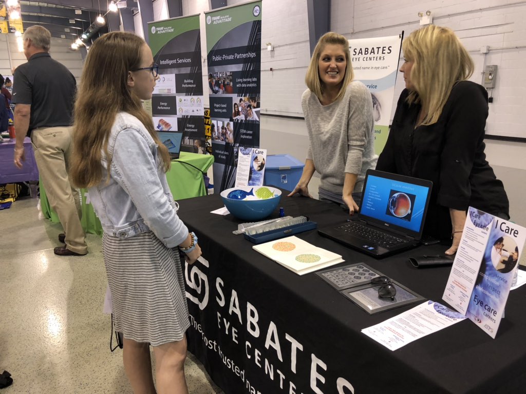 ISDSchools's tweet photo. More than 1,000 Independence School District freshmen are visiting the MCC Business and Technology Center today, meeting with leaders from area businesses during the ISD Career Fair. #isdstrong #goingbeyond @isdacademies https://t.co/txF0XRYF2A