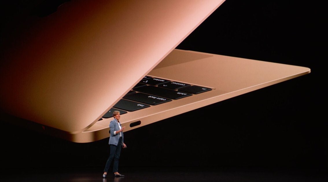 iBoxIndonesia's tweet photo. Bersiap untuk MacBook Air terbaru!
Lebih tipis dan lebih kecil dari sebelumnya dan lebih ringan.
Dengan warna yang lebih lebih memukau. Dengan Retina Display.
#appleEvent2018 https://t.co/pjzEtYqtLI