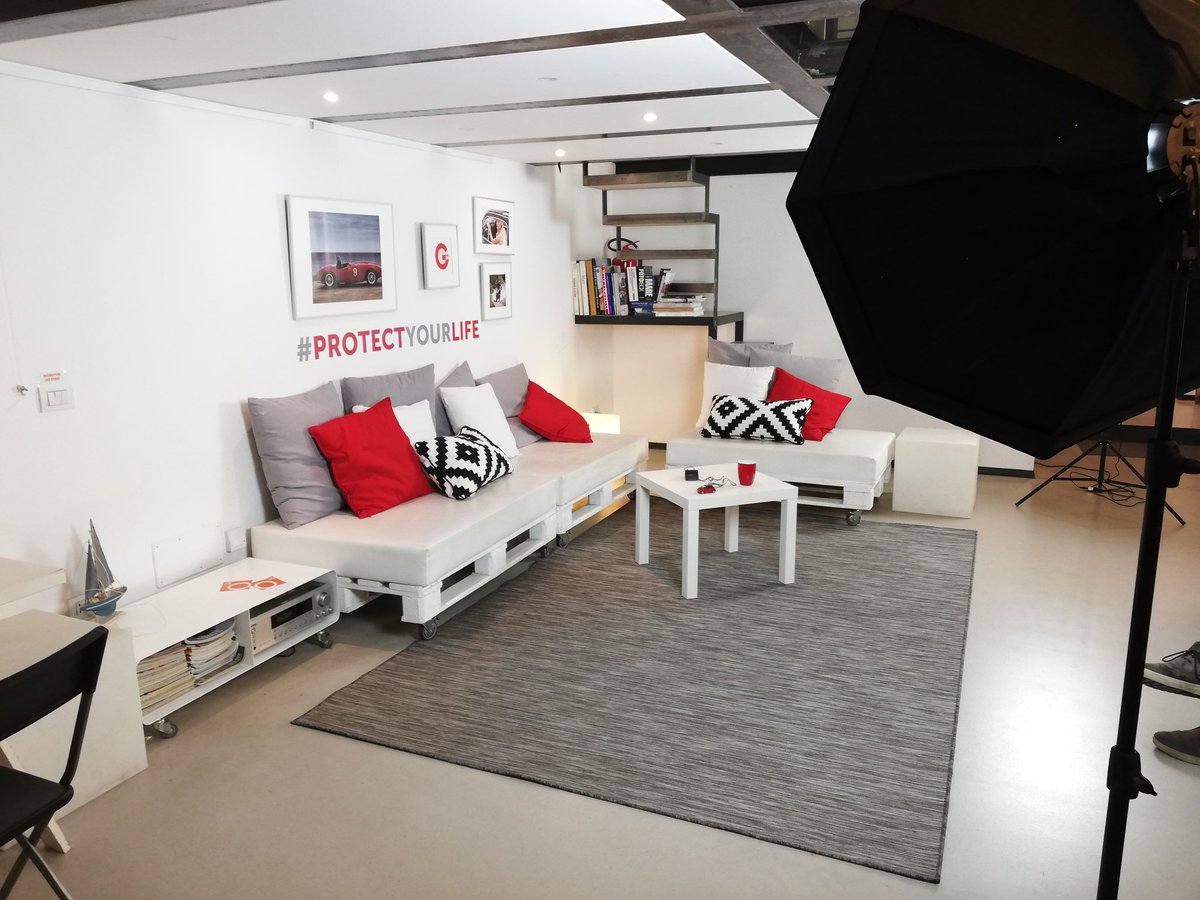 SidotiAndrea's tweet image. #StorymakerClub all'opera dietro le quinte con @bedendo1975, @MartaIbba e la saggia guida di @oraziospoto di @igersmilano. #InsuranceAdvisor