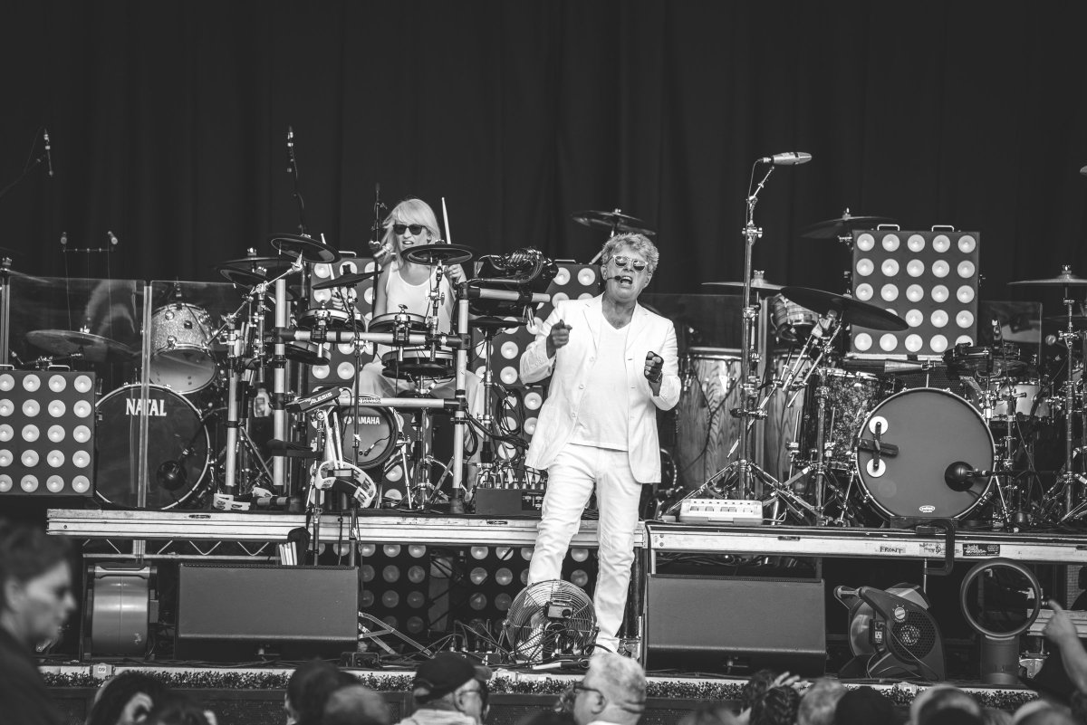 "And if you were here, you would believe." 🎶🎈

#ForestHillsStadium