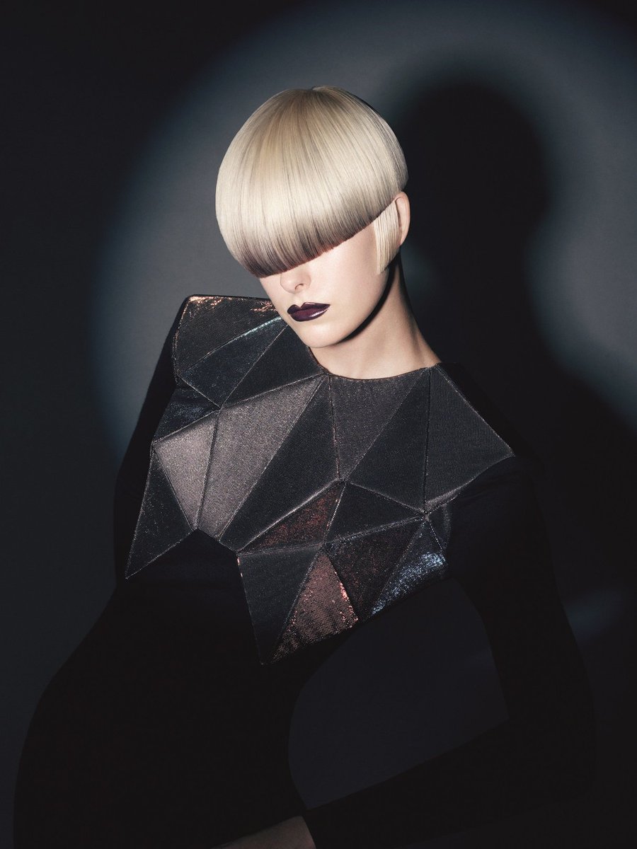 SassoonAcademy's tweet image. THROWBACK | ACADEMY COLLECTION: NEUE KRAFT | 2011
#sassoonacademy #neuekraft #2011 #throwback #tektonika
#stereometric