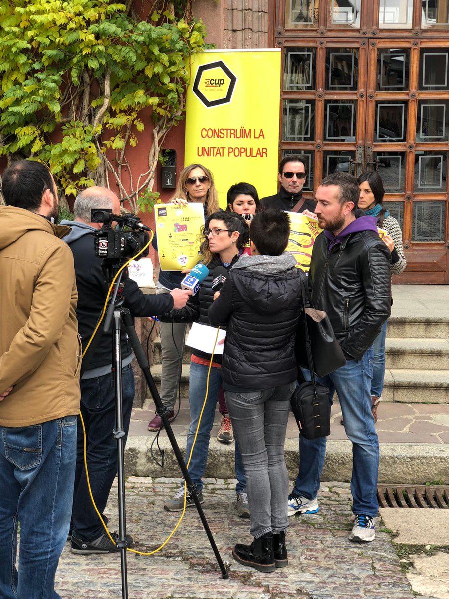 CUPlaSeu's tweet photo. Posem en marxa #DinersAlCarrer! Volem repartir 4.000€ dels ingressos obtinguts pel nostre regidor a projectes d'entitats sense ànim de lucre. 
No dubteu en presentar el vostre projecte! Retornem al poble el que és del poble! Tota la informació: https://t.co/EtPvGFNbVW https://t.co/jb3rz4b3U6