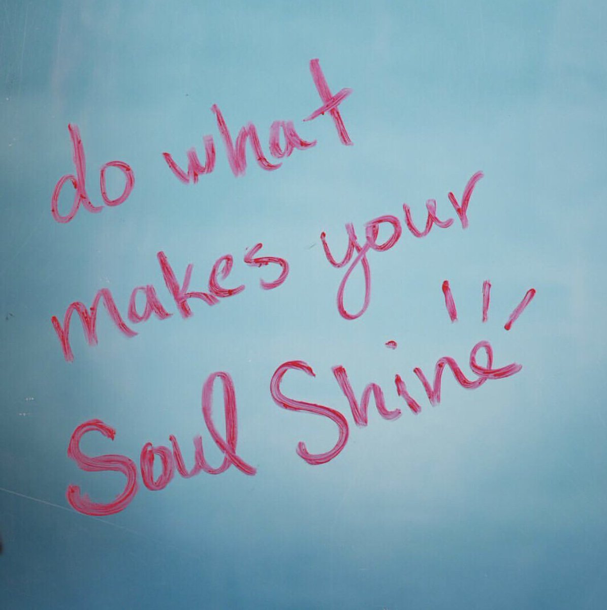 Pro tip 🗣🗣🗣

Even if it means dropping everything to make a #webseries 🙌🏽🙌🏽🙌🏽  #DoWhatYouLike #CreativesofColor #FollowYourPassions #Uneasy