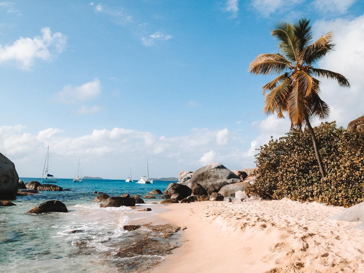 Take in the #tropical and relaxing vibes of the #BritishVirginIslands! Here's a great route to sail around the #islands: buff.ly/2yYwfqP | BritishVirginIs #OneBVI #BVILove #BVIReborn #BVISecrets