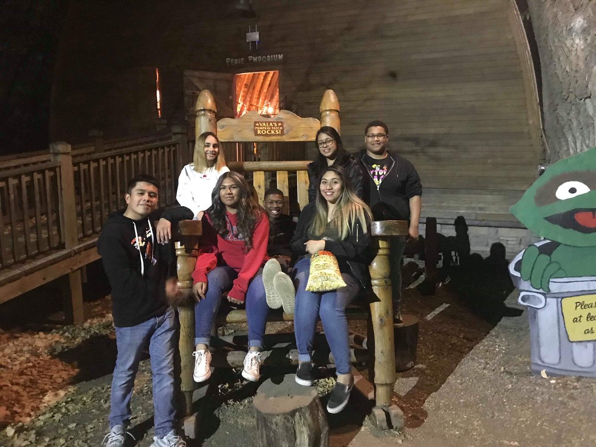 OPS_BensonDECA's tweet photo. Benson DECA and FBLA members had a blast last night at Vala’s! https://t.co/TNdI05ZnCZ