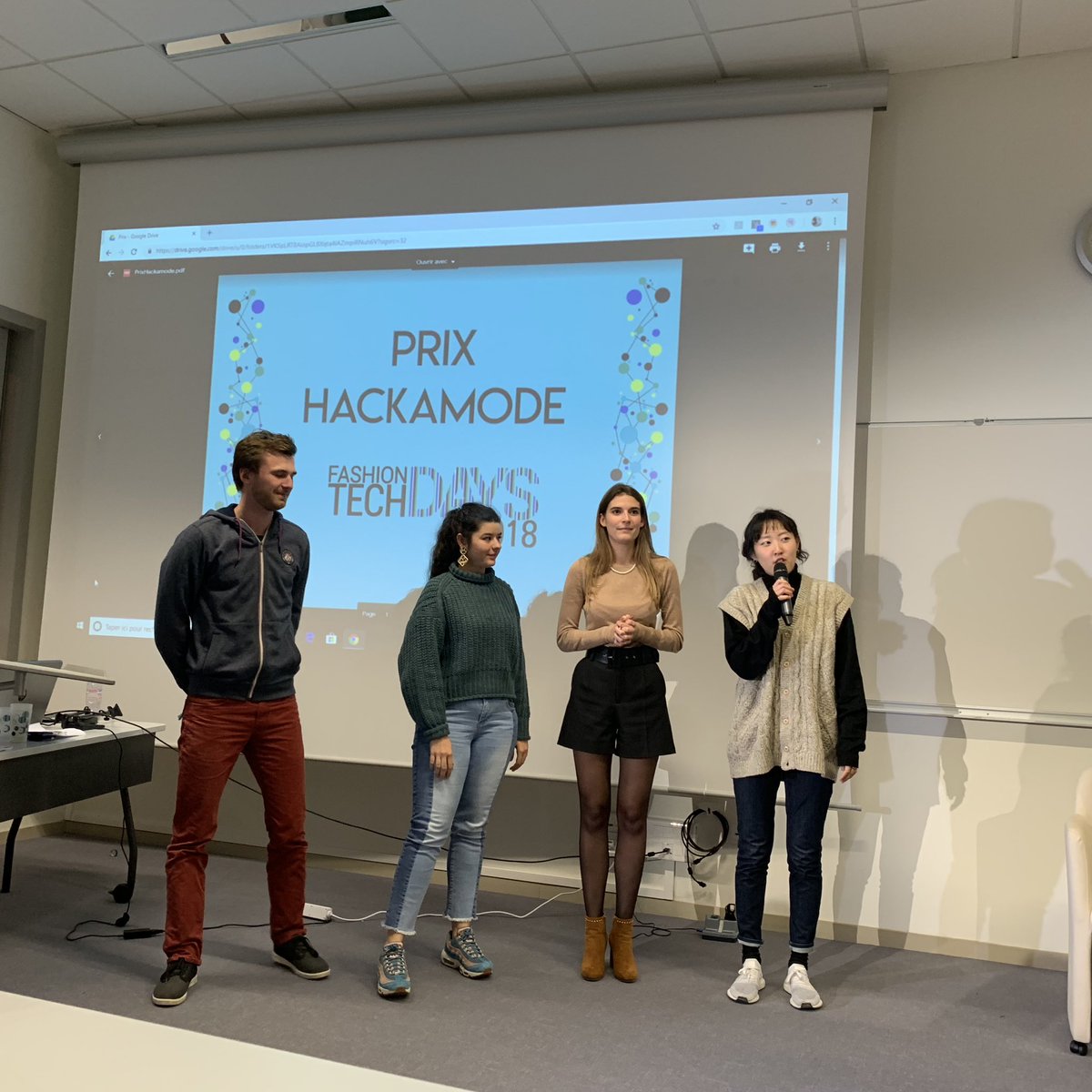 fashiongreenhub's tweet image. Bravo à l’équipe 7 du #hackamode pour ce projet #REDIVIVUS -Réconcilier marques et seconde main 👍🏻💪🏻🙏🔥🔥🔥🔥