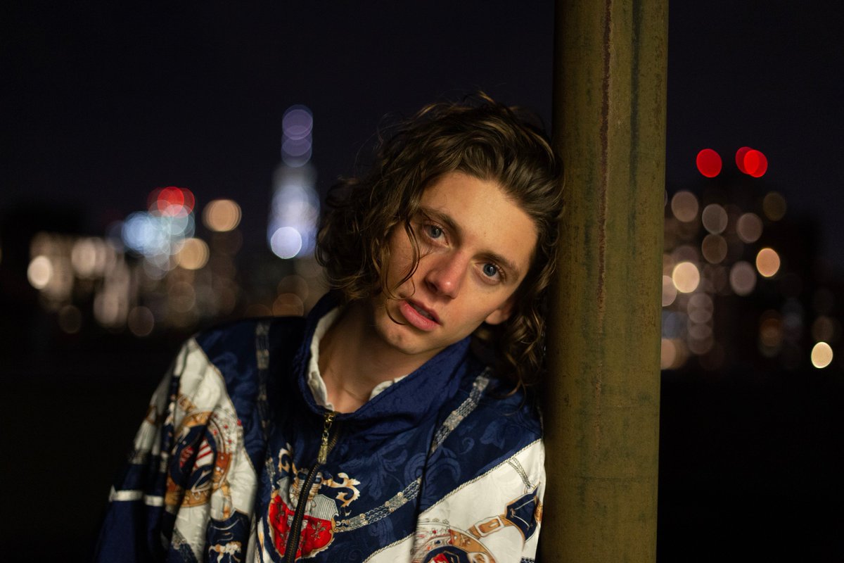 Fearless pop singer <a href="/traftonmusic/">Trafton</a> talks about his newest #single,"Hyperreal"—“It’s definitely a dark thing. It’s like, ‘Fuck, I’m really in deep here and you’re not. This isn’t what I needed it to be.’ You know?” lullavie.com/the-pulse-traf…