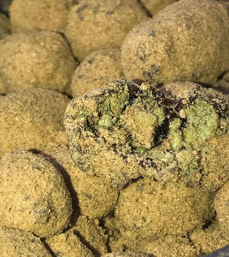 DanielW08407242's tweet photo. The best moonrock available #Danielwhite hit my dm for more details https://t.co/7HcI6o4Eor