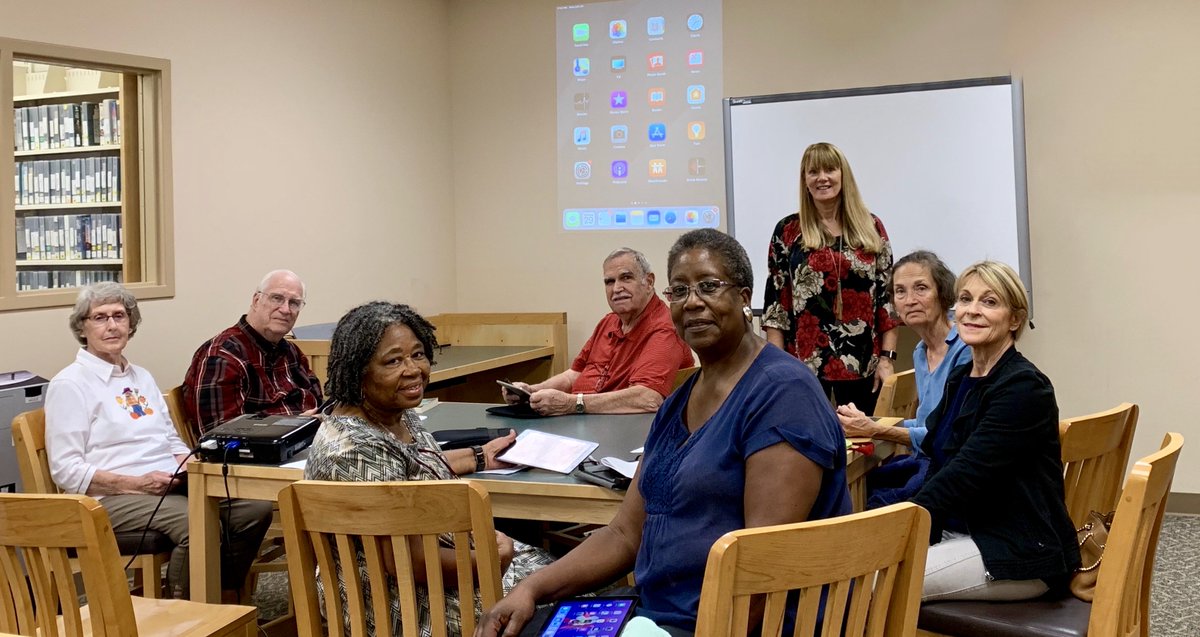 deannaramsey's tweet image. Here the students in the &quot;iPad Productivity&quot; class are learning how to become competent iPad users as well as learning how to use the new features of iOS 12. Come join them on Mondays from 5:30 to 7:30 p.m. at the Havana Public Library. #ipadclass #libraryclasses #havanafl