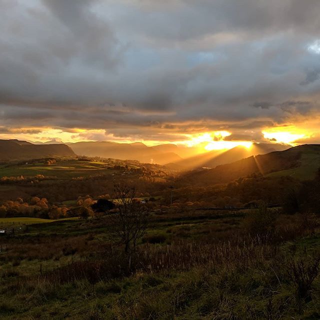 Wow!
#lakedistrict #sunset #nofilter .
.
#igerscumbria #igerslakedistrict #teampixel #keswick #thelakes #landscape #landscapephotography #mountains #autumn #lakes #woods #stunning #countryside #uk #england ift.tt/2P1arWi