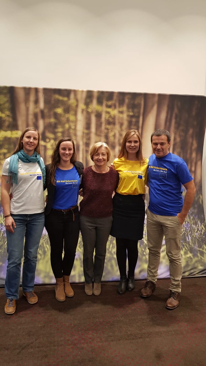 Happy to receive our #euaidvolunteers in Brussels. Very proud of your #Humanitarian work helping people in need. #EU #Solidarity at its best.