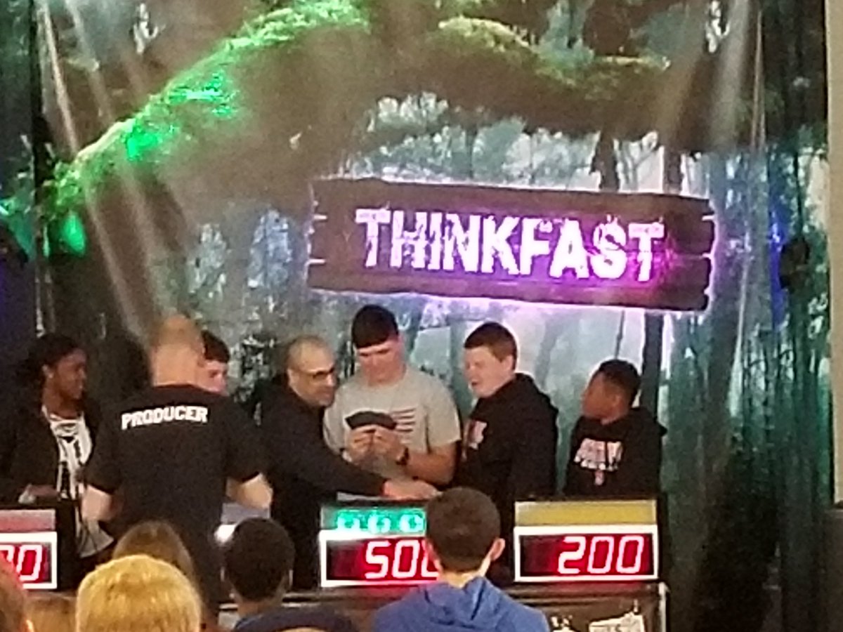 SHSGoBobcats's tweet photo. 9-12 participated in the Think Fast Event!
The program was a combination of information and pop culture trivia... game show style. Complete with dance off, Whitney Houston songs, and winning Amazon gift cards!
Thank you to @NissanUSA @MississippiDOT @_TjohnE !
#REDTHUMB https://t.co/1JvH0SkLot