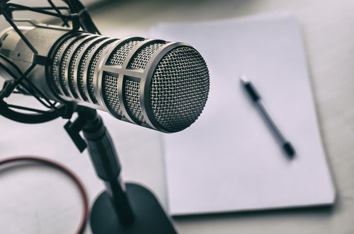 PikselFaith's tweet photo. Tune in this Wednesday at 1pm CT/2pm ET with @katiejallred for a special Piksel Faith sponsored @thechurchcomms #podcast featuring @hollyhalltate from @VanderbloemenSG! https://t.co/sVEuwsNLzt https://t.co/Tr1qtsulOR