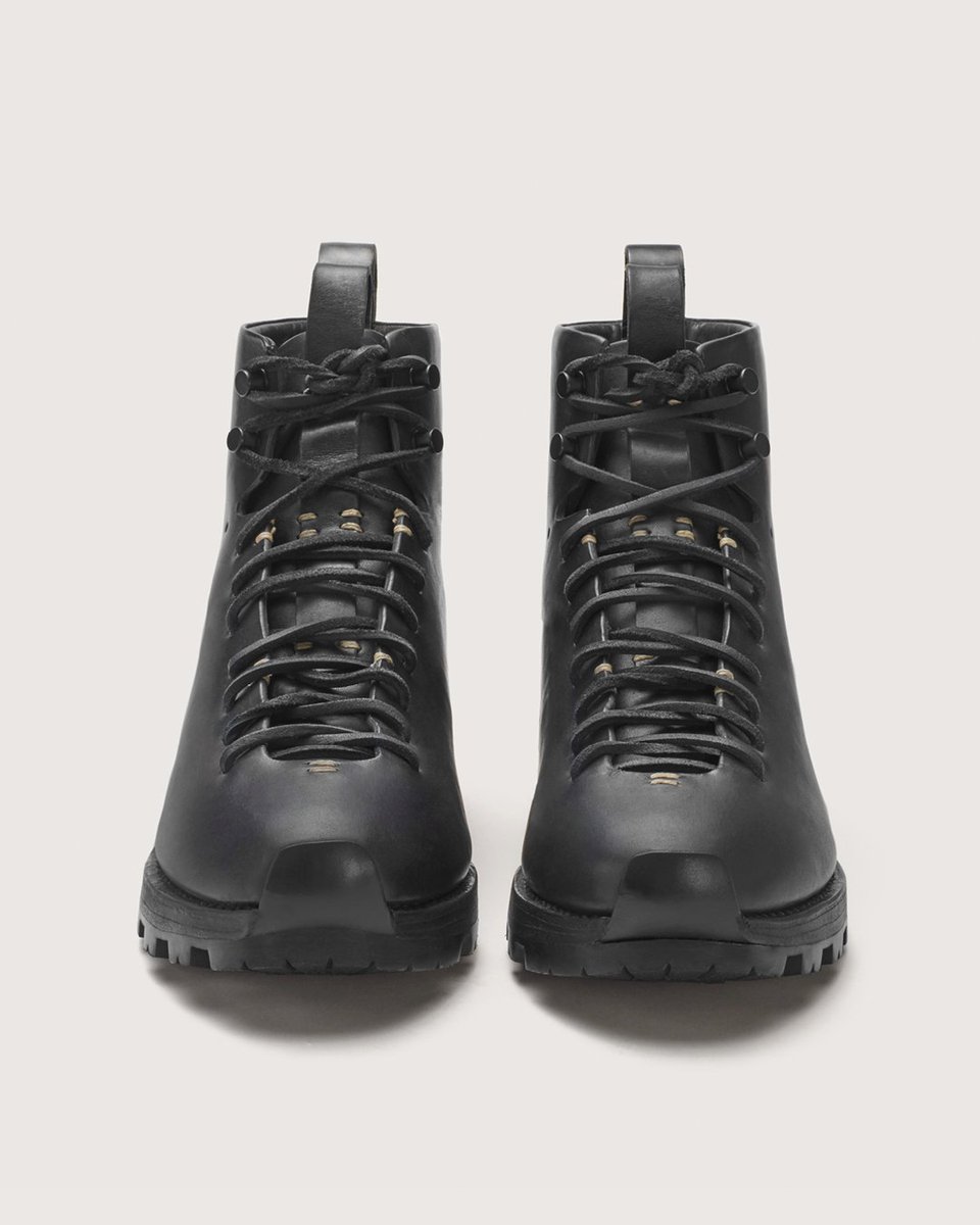 FEITDirect's tweet image. Trail Runner High: Edition of 36. In stark contrast to the trail type sneakers found on the market today, this is an all-natural shoe that utilizes only biological materials instead of oil based synthetics. Available at feitdirect.com