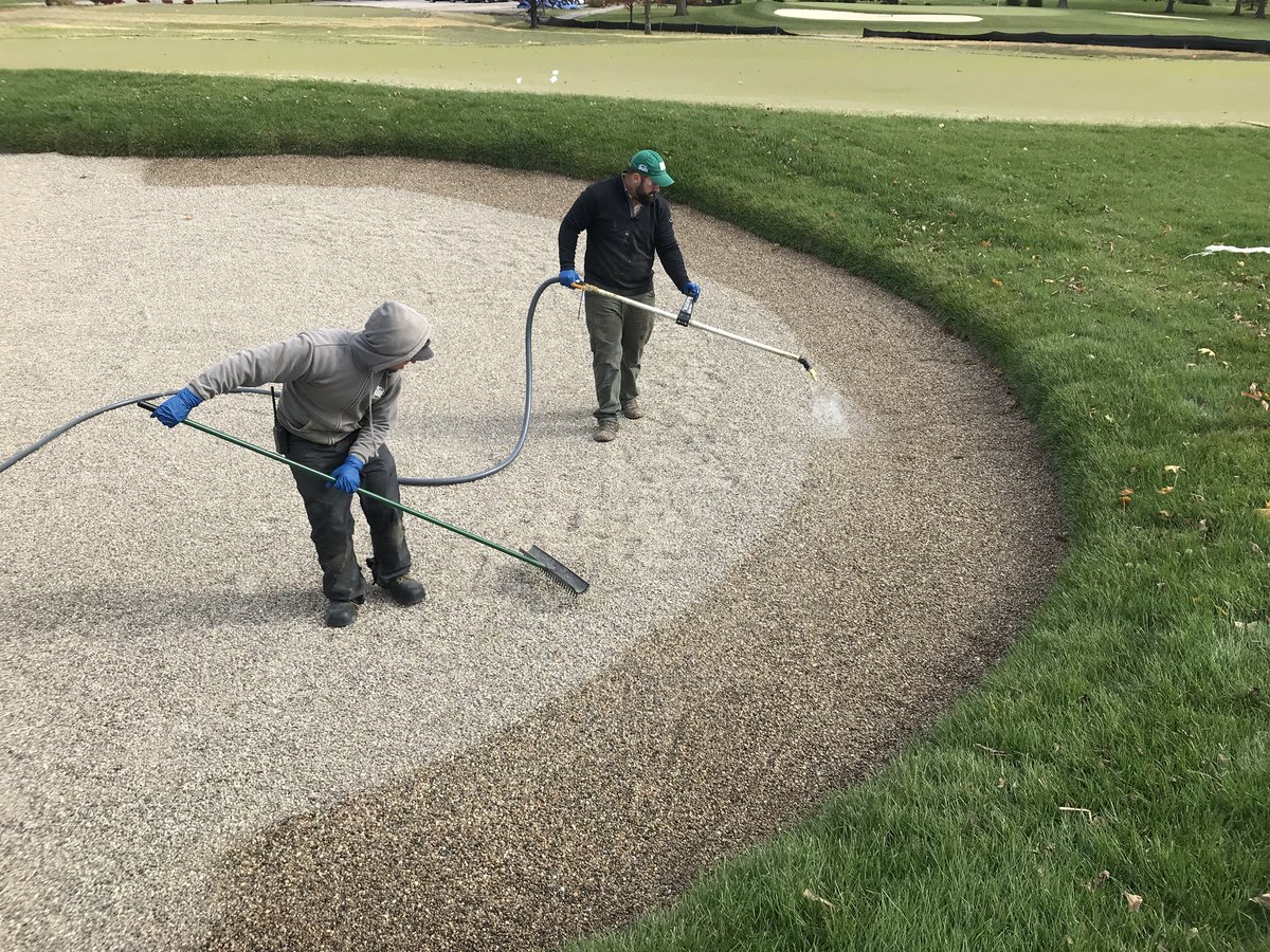 ctwalden's tweet photo. Beautiful day to spray our new practice bunkers with @Billy_Bunker polymer. https://t.co/qWuK1ku0Z5