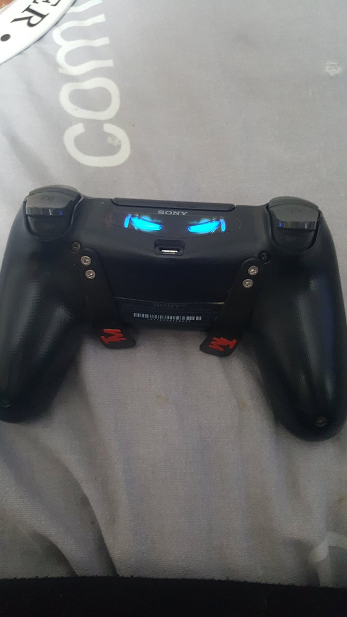 DJ_denito's tweet image. New mod on my dualshock V2 controler thnx to @TRU_Modz for making it possible for me #TRUModz #happy